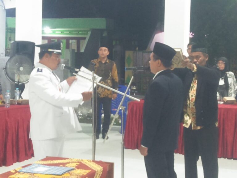 KADES MUSOLI GELAR PELANTIKAN DAN SUMPAH JABATAN DANANG PRIBADI SEBAGAI PERANGKAT DESA BETITING