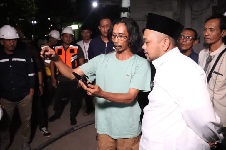 Pengendalian Banjir, Saluran Air di Jalan Samanhudi Diperlebar. Bupati Gresik : Target November Ini Rampung