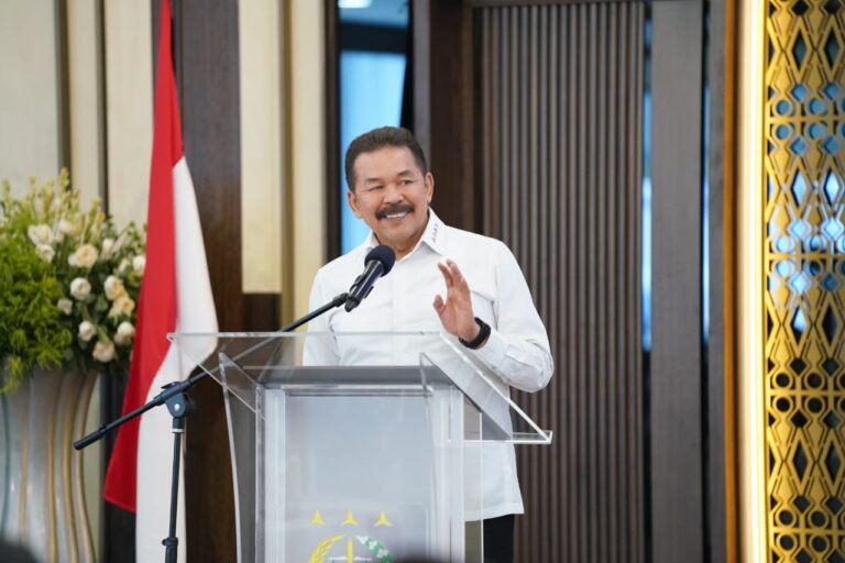 Membangun Komunikasi Publik dengan Beragam Platform Media