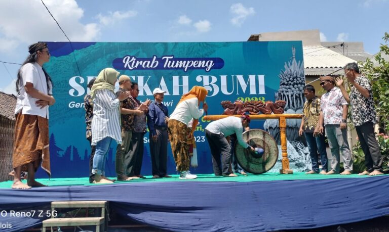 Nguri Uri Budaya Jawa, Warga Desa Banjar Melati Gelar Acara Geden