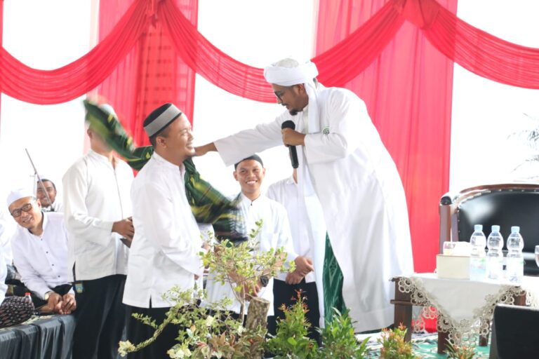 Wujud Cinta Pada Rasulullah, Ratusan ASN Gresik Ikuti Peringatan Maulid Nabi Bersama Bupati Fandi Akhmad Yani Dan Forkopimda