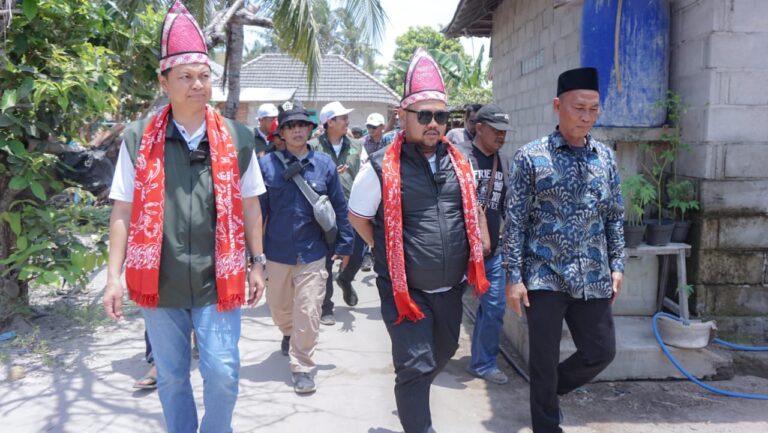 Kunjungi Warganya di Pulau Gili Timur Bupati Gresik Apresiasi Kepedulian PT. Petrokimia Gresik