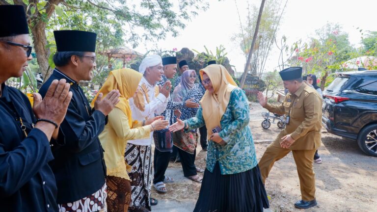 Hadiri Sedekah Bumi Desa Kemangi, Wabup Gresik Apresiasi Pemdes Yang Nguri-Nguri Budaya Lokal