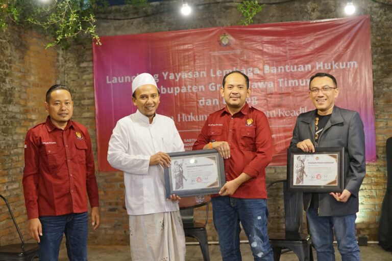 YLBHKG JATIM MENGGELAR ACARA LAUNCHING DAN GELAR DIALOG DENGAN TEMA BANTUAN HUKUM SEBAGAI PINTU KEADILAN