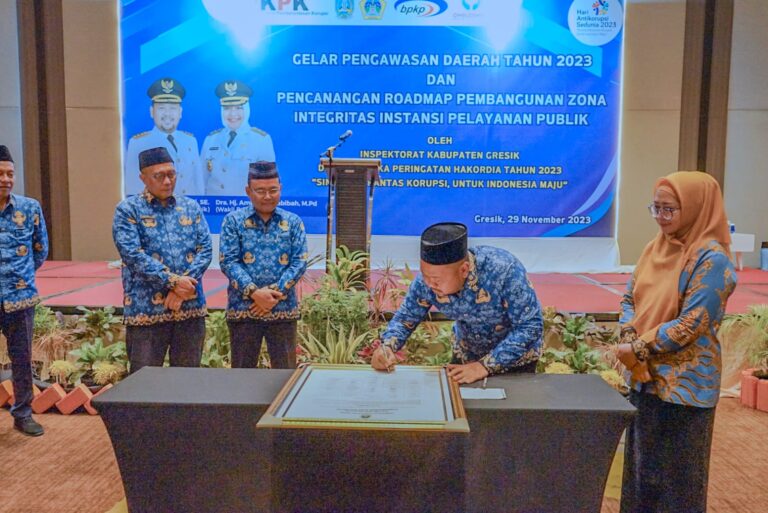 Dibuka Bupati Fandi Akhmad Yani, Inspektorat Kabupaten Gresik Gelar Pengawasan Daerah Tahun 2023 dan Pencanangan Roadmap Pembangunan Zona Integritas Instansi Pelayanan Publik