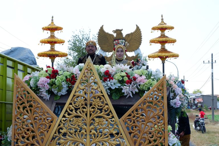 Gelar Kirab Budaya Karnaval: Pemerintah Desa Dapet Beserta Masyarakat Guyub Rukun Semarakkan Peringatan HUT Kemerdekaan Republik Indonesia yang Ke-79