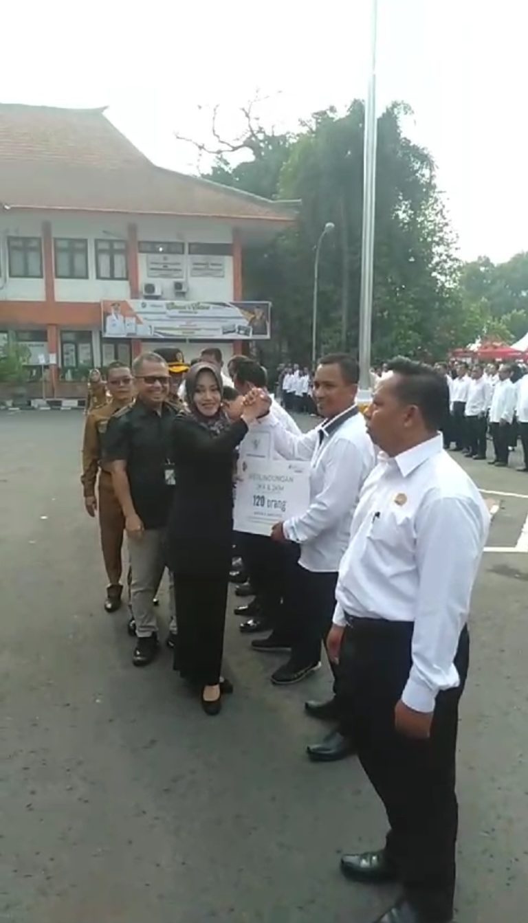 Bupati Mojokerto dr. Hj. Ikfina Fahmawati, M.Si., Resmi Lantik 2083 Anggota BPD Sekabupaten Mojokerto