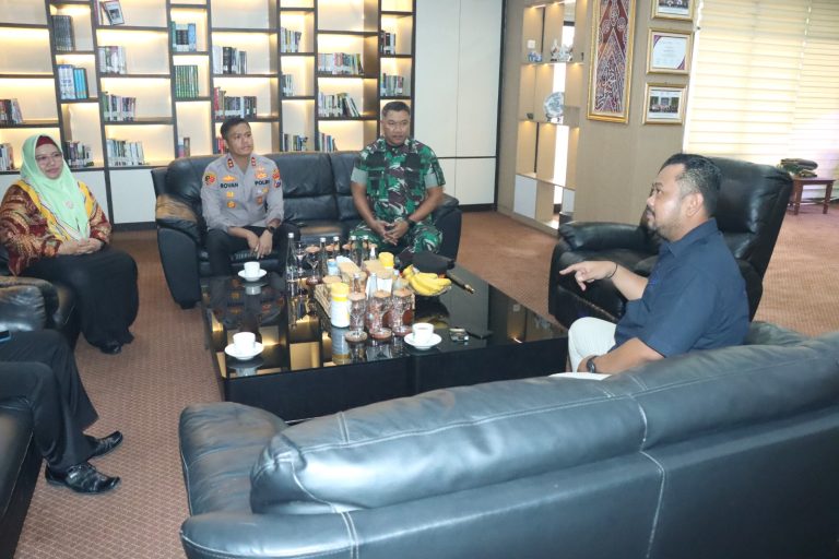 Kapolres Gresik AKBP Rovan Silaturahmi Bersama Forkopimda Jaga Kamtibmas di Kabupaten Gresik