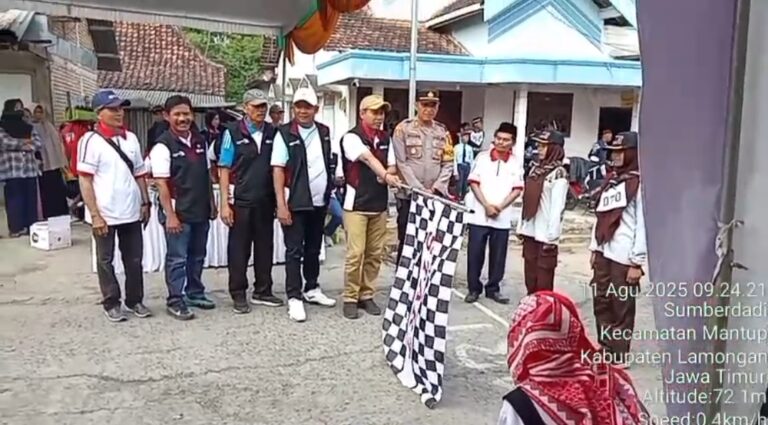 Peringati HUT Ke-80 RI: Kecamatan Mantup Gelar Gerak Jalan Semarak dan Penuh Kebersamaan